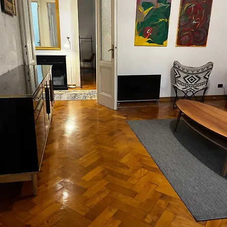 Apartment Emily In *