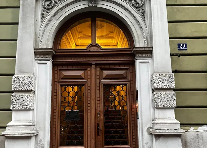 Emily In Апартаменти *